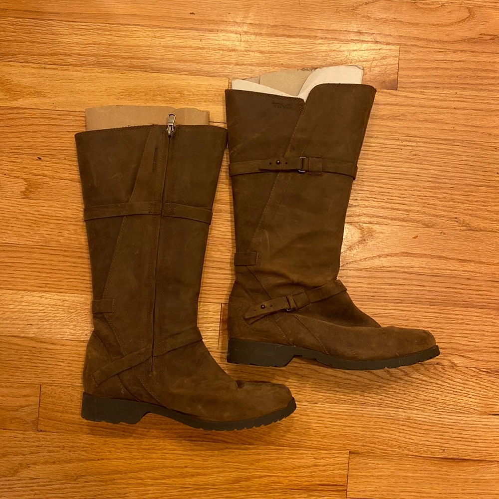 Women’s Teva waterproof leather boots